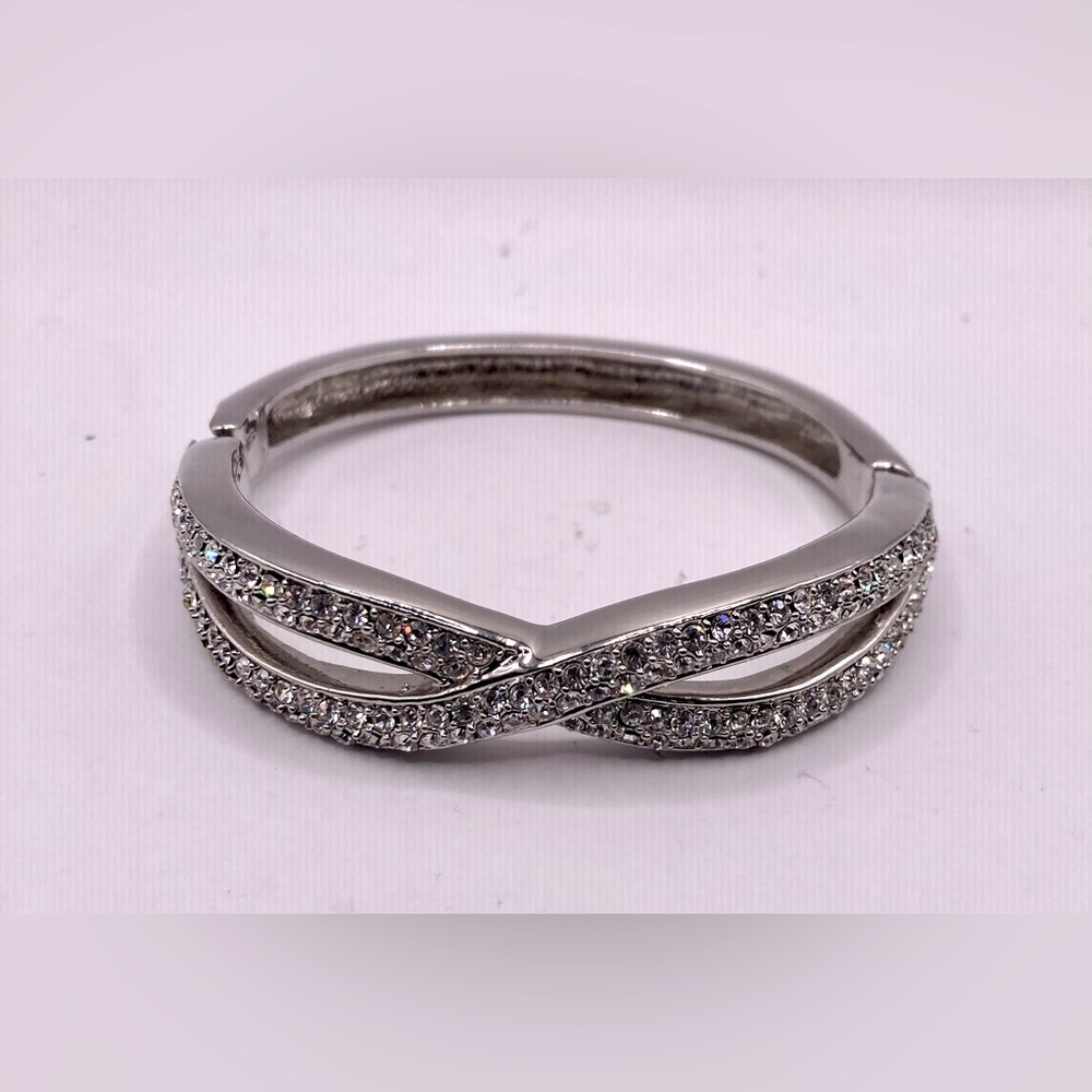 Beautiful bracelet with rhinestones.